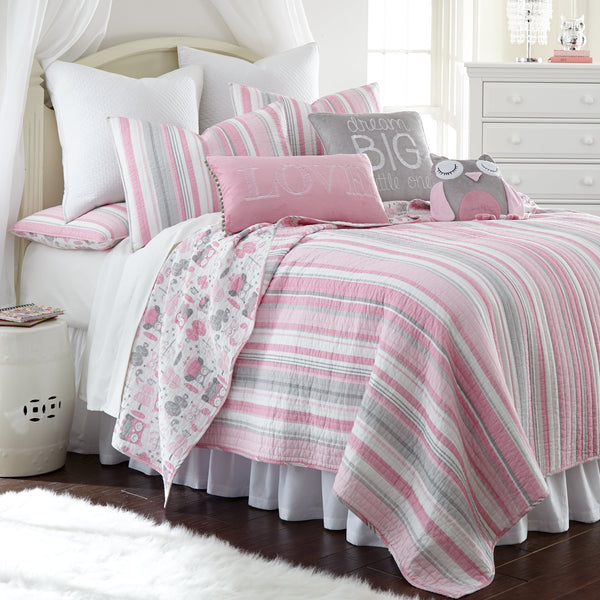 Daniella Quilt Set